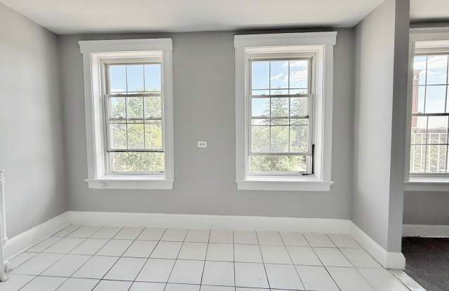 132 W Boston Post Road unit: 5