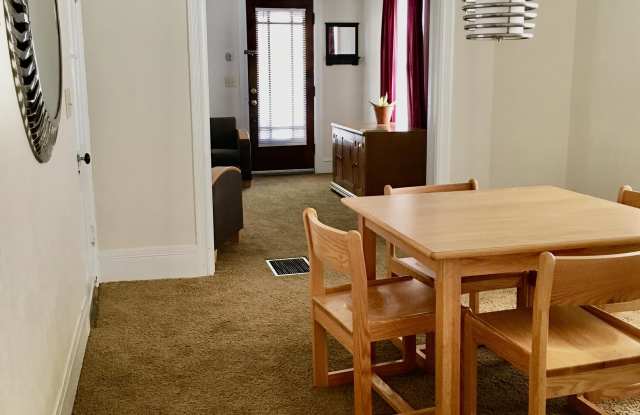 1043 Memorial Avenue