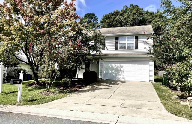 263 N Fuquay Springs Avenue - 263 North Fuquay Springs Avenue, Fuquay-Varina, NC 27526