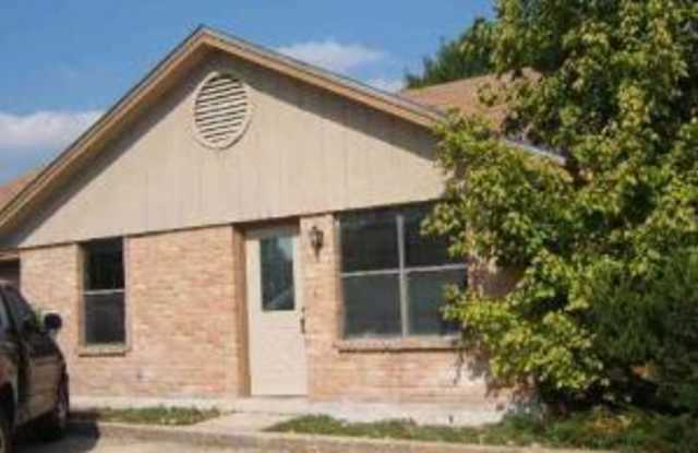 320 Station Street, Converse, Texas