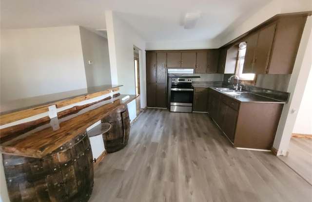 10742 County Road 3707