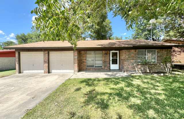 Viewable May 2nd!  Small Pets Accepted!