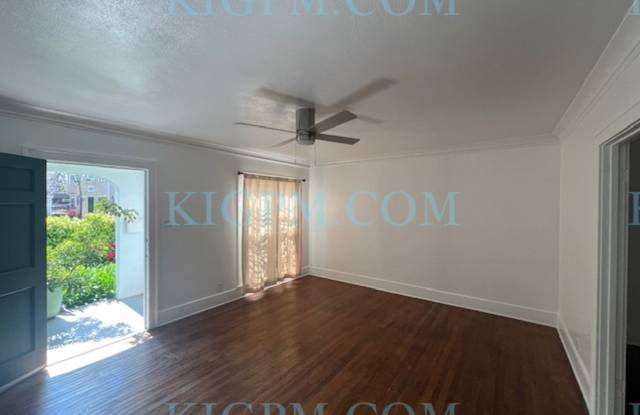 2-Bedroom Duplex in Prime Mid-Wilshire Area!