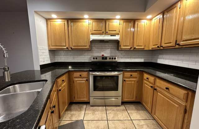 11306 LAKE MANDARIN Circle E