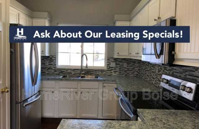 3221 Robinhood Loop