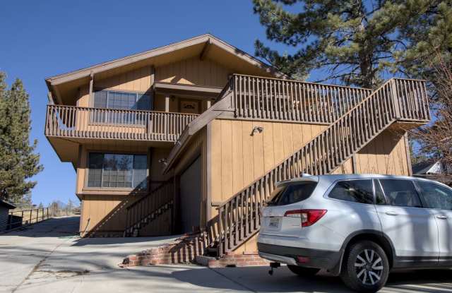 Spacious 3 Bedroom 2 Bathroom in Big Bear Lake