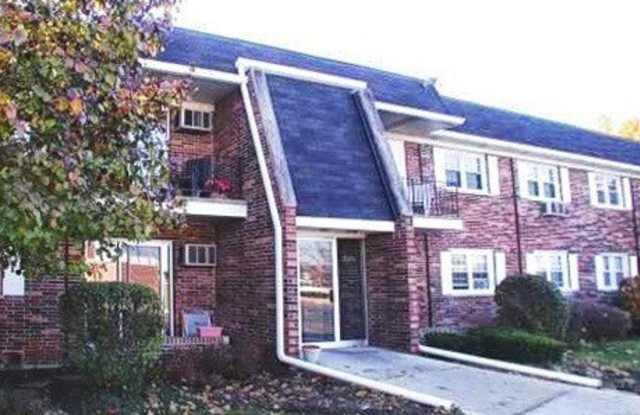 2343 Ogden Avenue unit: 10