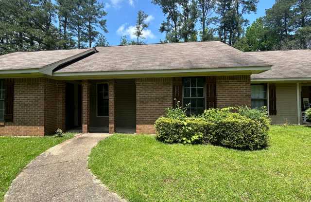 Renovated 2 Bedroom 1 Bath Duplex for Rent!