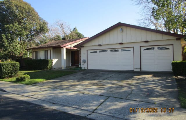 3203 Niagara Wy - 3203 Niagara Way, Fairfield, CA 94534