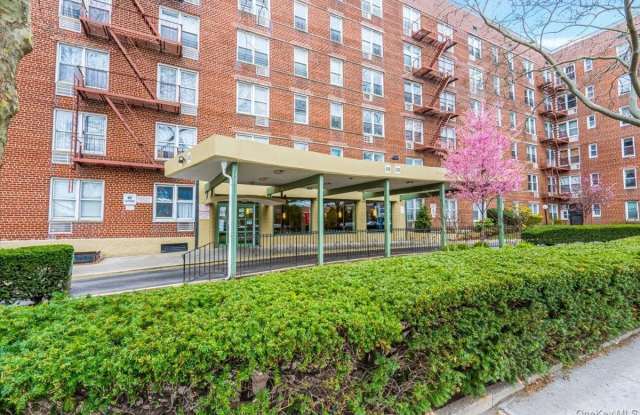 59-30 108 Street unit: 6J