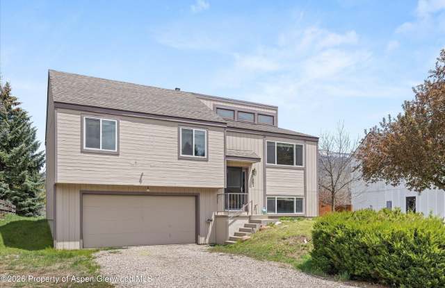 382 Summit Drive
