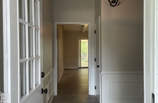 117 Lexington Boulevard