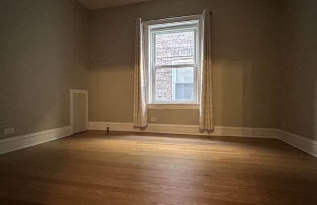 3710 N Whipple Street