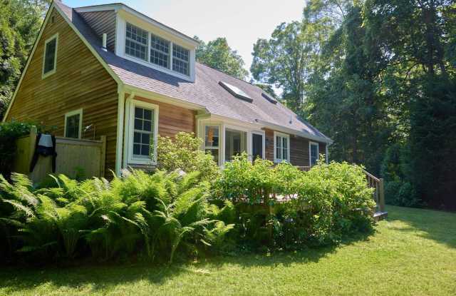 59 Hog Creek Road