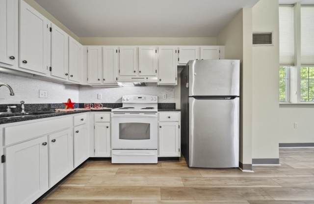 24 Cobblestone Ln