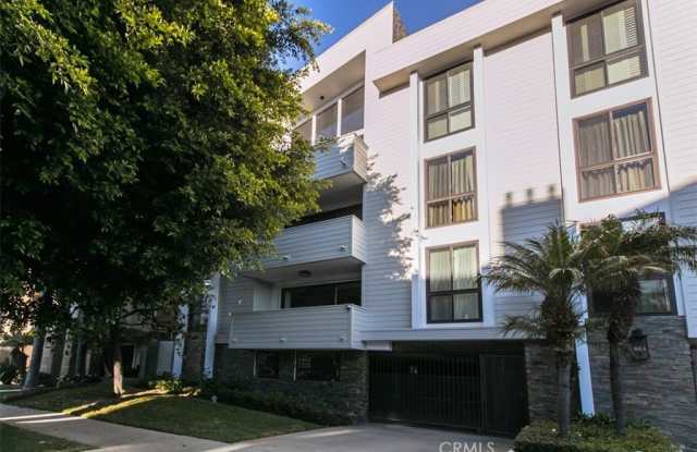 1550 Greenfield Avenue