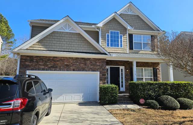 Awesome 5br/3ba! Available Now! 2 xar garage, fenced yard, first floor br