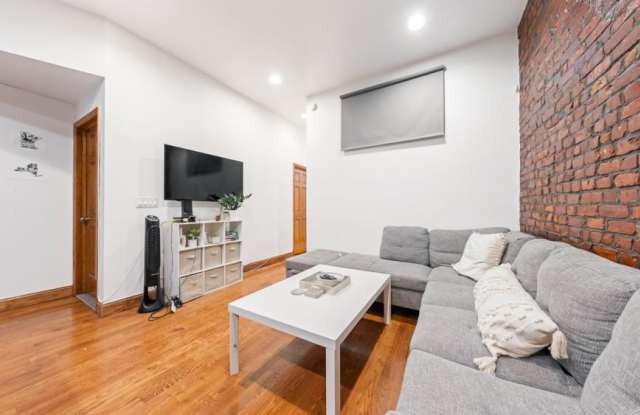 Photo of 321 East 14th Street