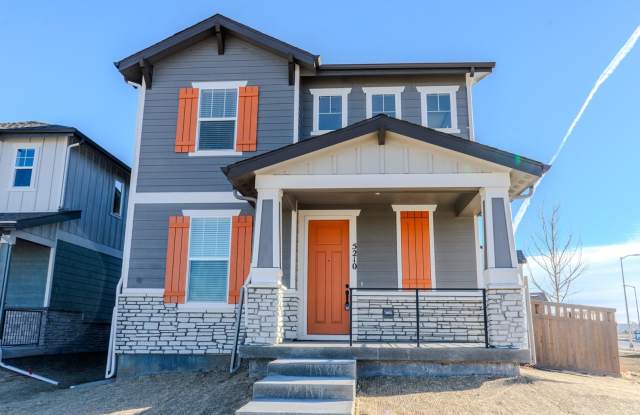 Photo of Spacious 4BR House with Beautiful Mountain Views!