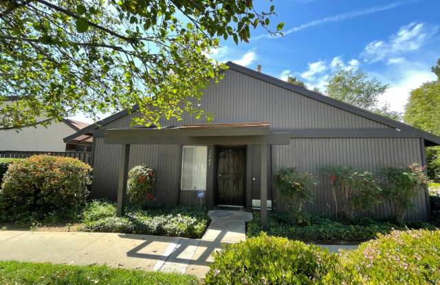 Photo of 2 Bed, 1 bath property in San Dimas