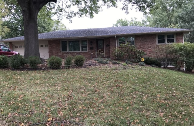 2613 Summit Dr - 2613 Summit Rd, Columbia, MO 65203