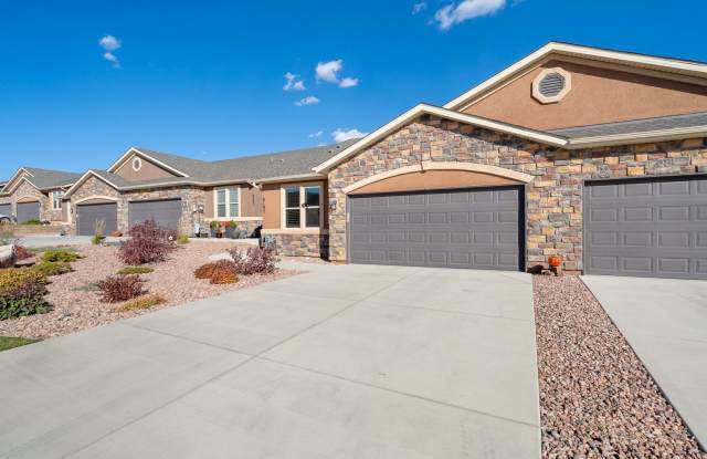 8197 Mockorange Heights