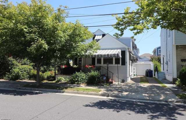 3 N Delavan Ave