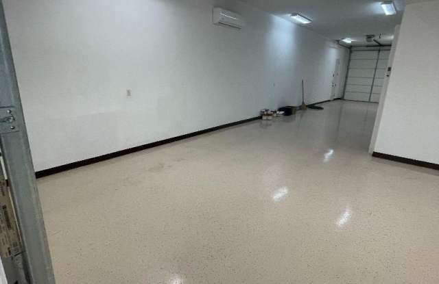 1736 E Chestnut Blvd