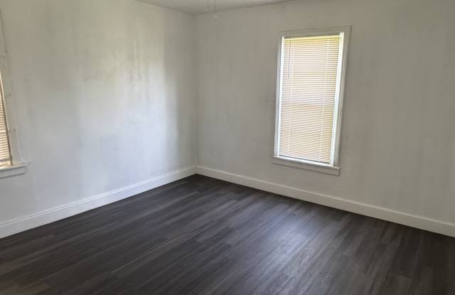 1521 Northwest Lincoln Avenue - 1521