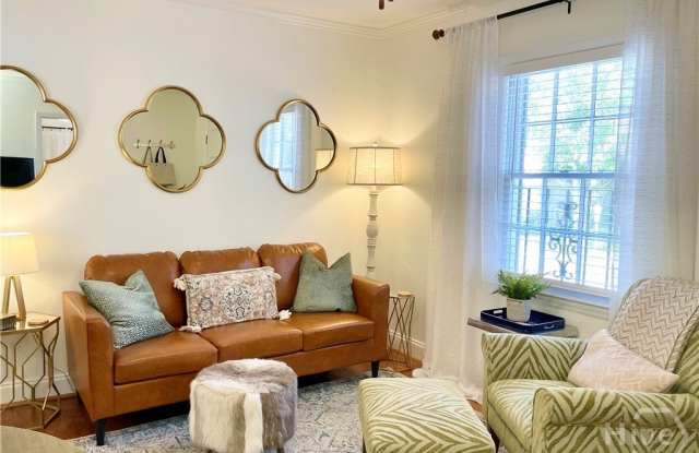 215 W Taylor Street unit: 217