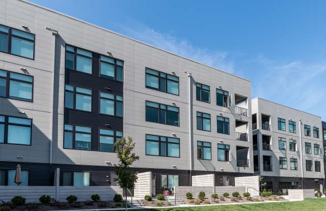 Photo of Duveneck Square