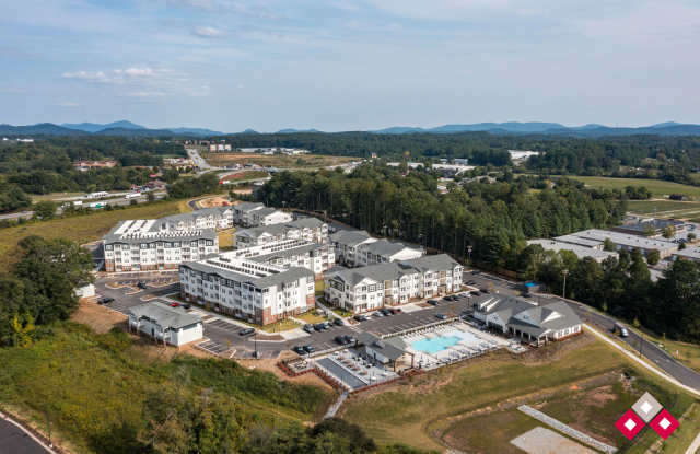 Summit at Hendersonville