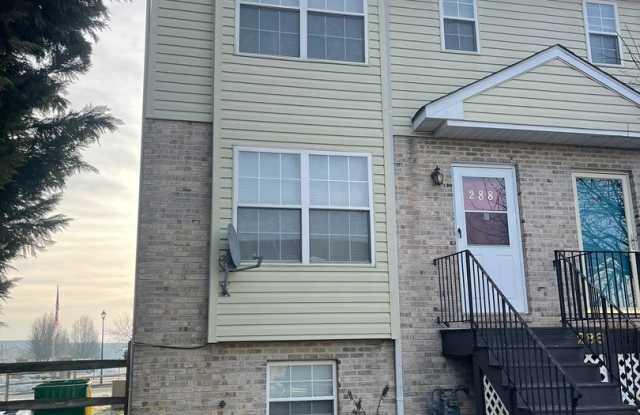 End Unit Townhome in Middletown Village
