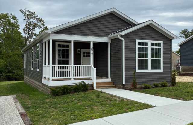 Modern 3 Bedroom 2 Bath House - New Build! Available NOW!