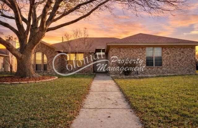 AVAILABLE NOW (SECTION 8 ACCEPTED)