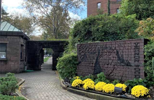 Photo of 161 Pearsall Drive unit: 6F