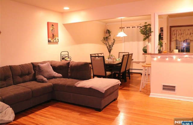 40 W Prospect Street