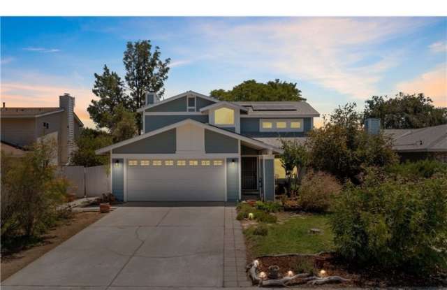 Charming 3BR 2.5 BATH House in Perris