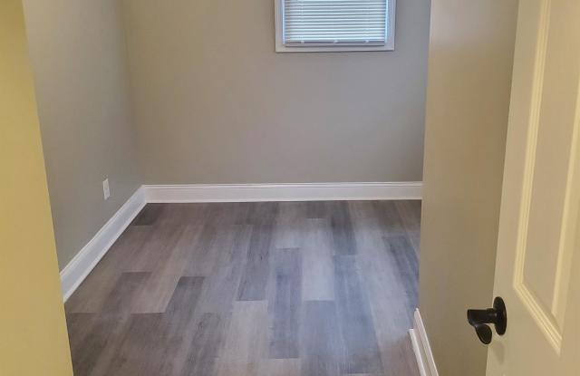 17 West Talbott Street - 1B Available $550