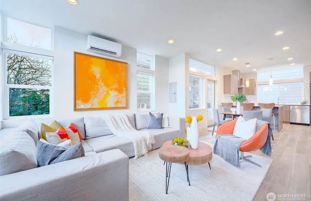 Seward Park Modern 2-Bedroom Home