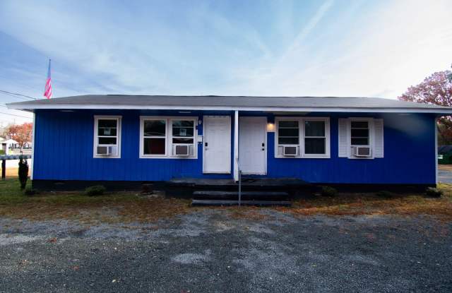 Photo of 1 Bedroom 1 Bathroom- New LVP Flooring!