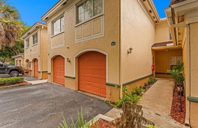 Photo of 2464 Centergate Dr