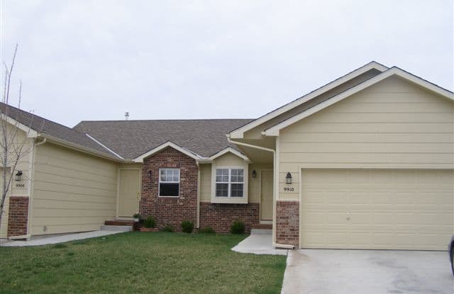 9921 E Kinkaid Cir - 9921 E Kinkaid Cir, Wichita, KS 67207