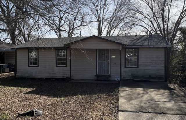 3033 Yorktown Dr
