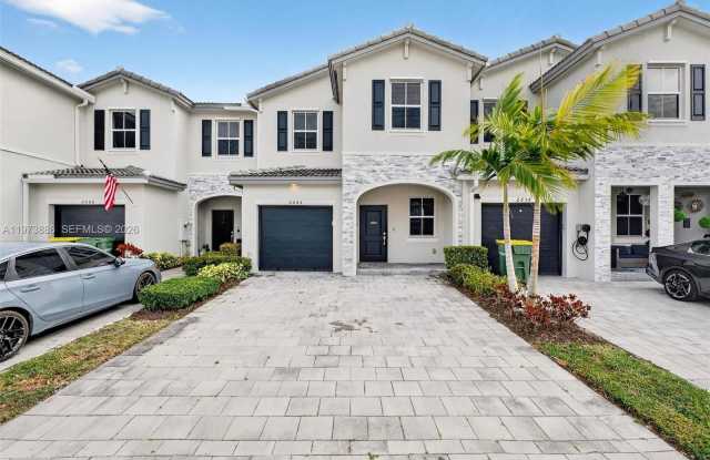 2662 Southeast 10th Street