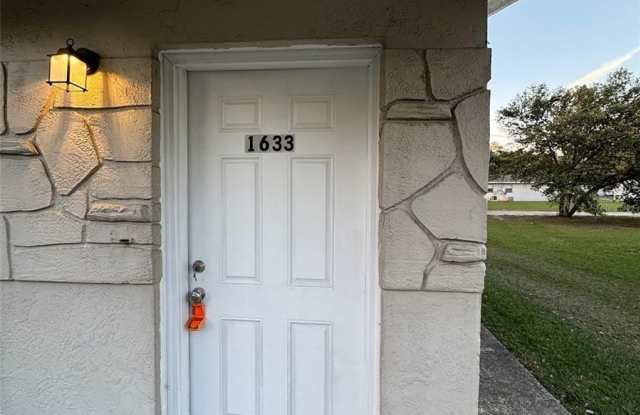 1633-1633 NE 70TH STREET