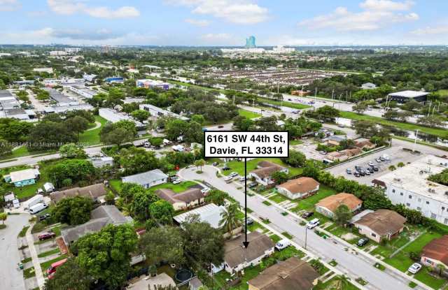 6161 SW 44th St
