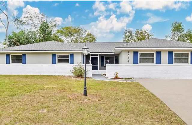 1038 East Hancock Drive