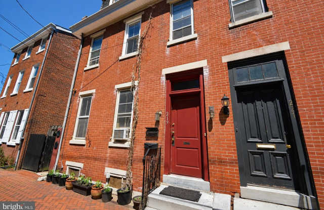 219 WOOD Street