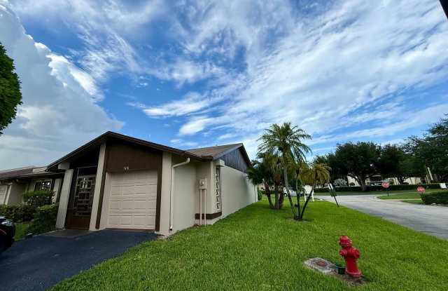 5496 Viburnum Circle